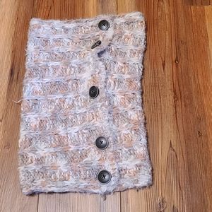 Soft scarf with buttons